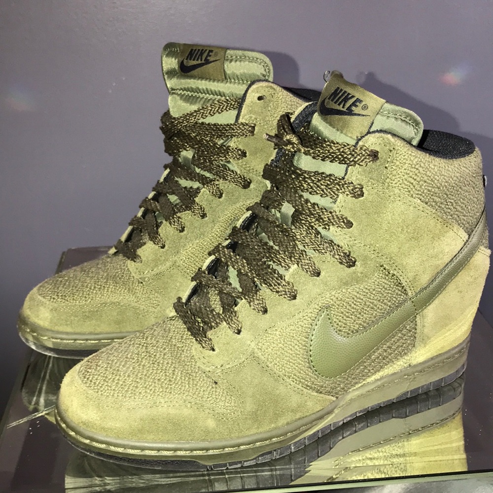 Olive Women nike